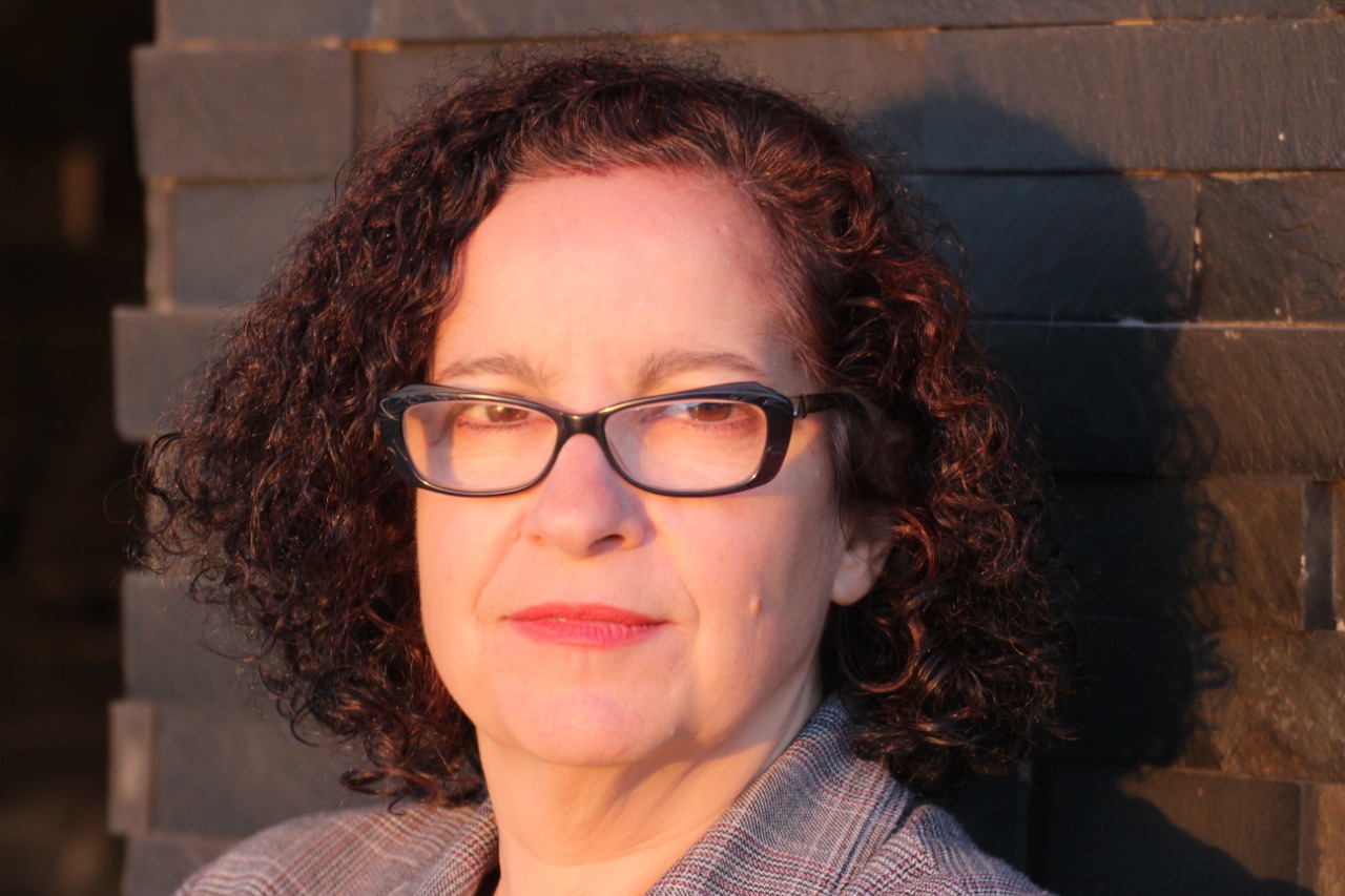 Autora surpreende leitores com redes sociais da protagonista de seu livro Notícias