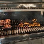 Buffet a quilo com parrilla do Mayer tem valor reduzido Gastronomia
