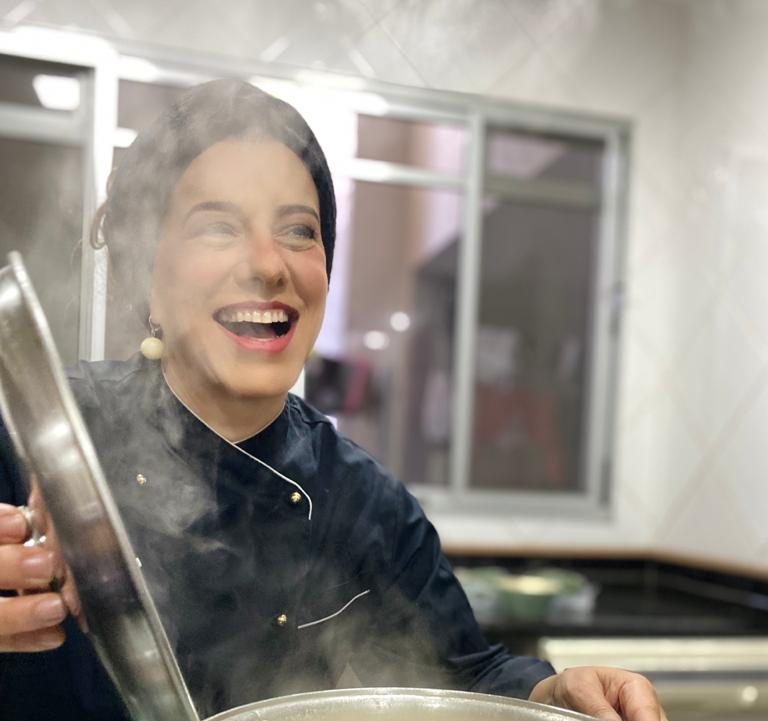 Chef brasiliense Leninha Camargo é a nova participante do programa Mestre do Sabor na Rede Globo Gastronomia