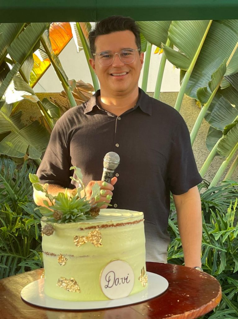 Solange Almeida canta em aniversário surpresa em Fortaleza Colunismo Social