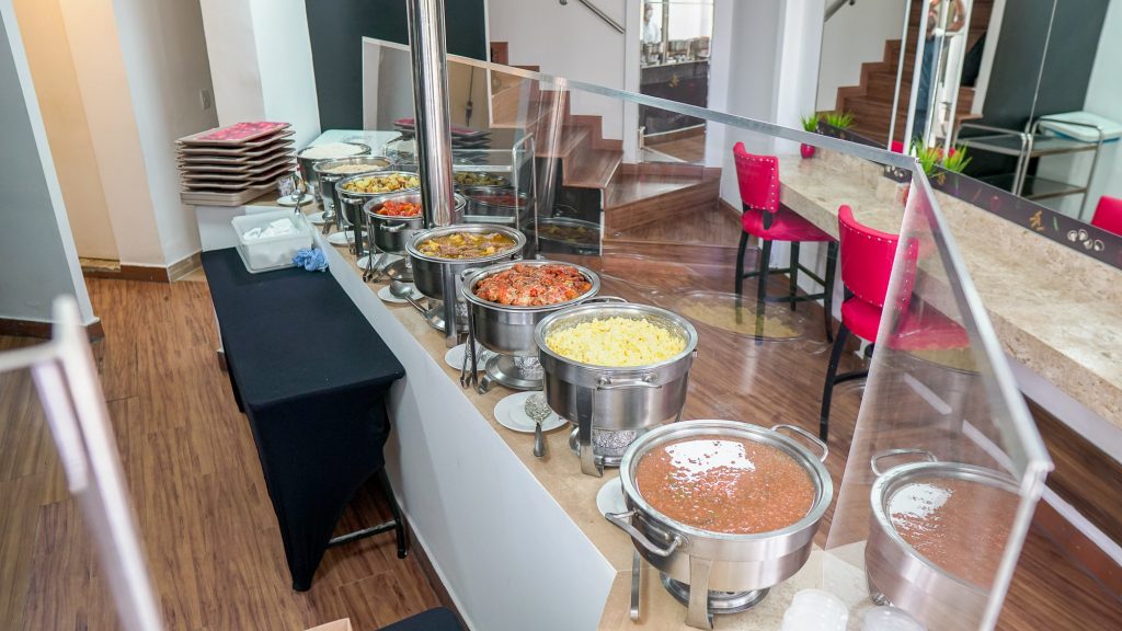 Refeição que cabe no bolso: Brasil 21 inaugura UaiMitex Gastronomia