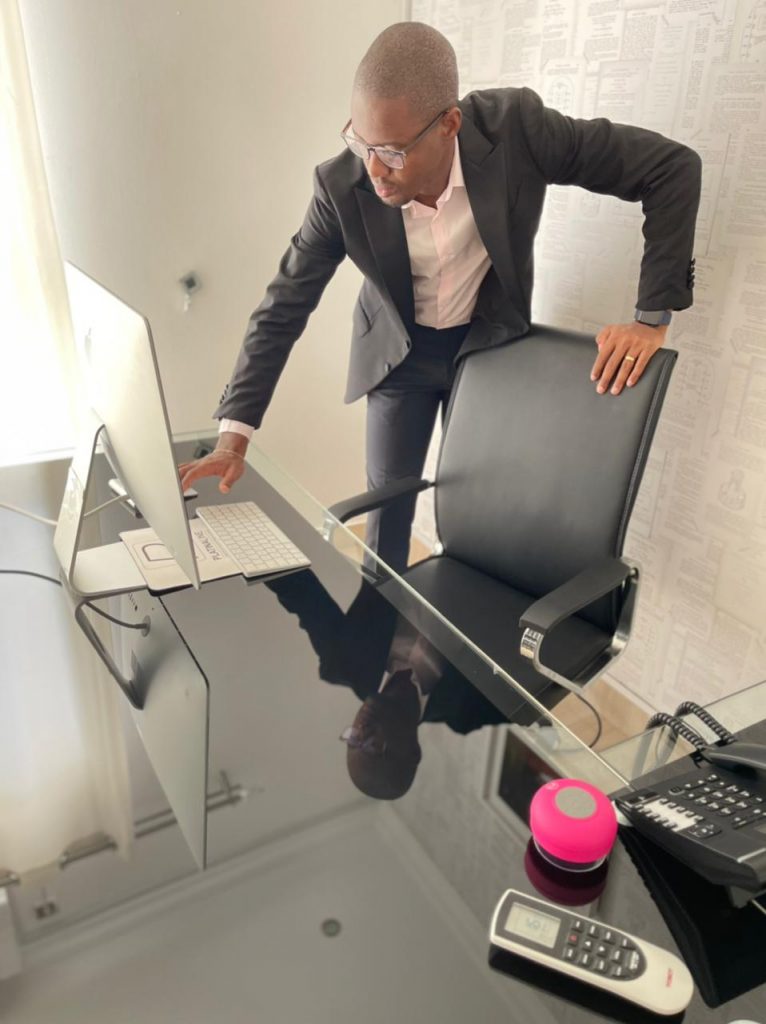 Dono do maior portal de notícias de Angola comenta sobre racismo