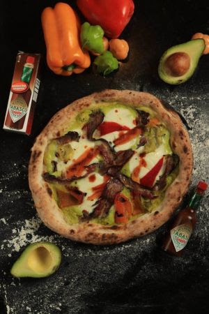 TABASCO® se une ao chef Marcos Livi para celebrar o Dia da Pizza