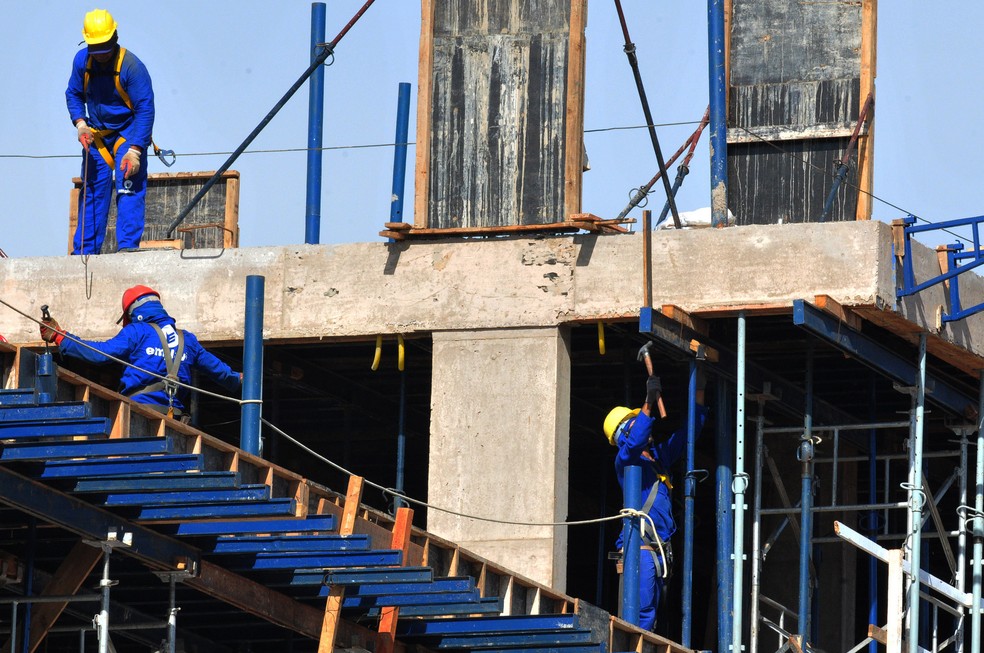 Construção civil oferece mais de 150 vagas de emprego