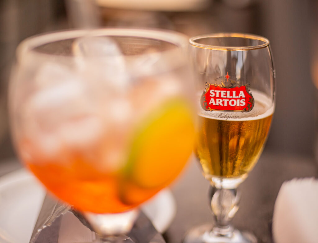 Happy Hour em rooftops e varandas são boas pedidas para dar um alívio na seca e calor Gastronomia