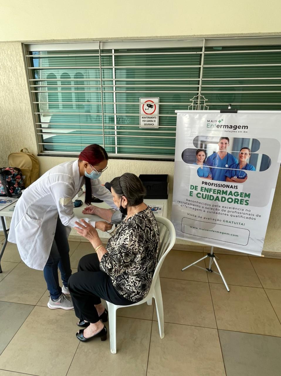 Dia do Idoso: Empresa lança turma gratuita de curso de formação para Cuidadores de Idosos
