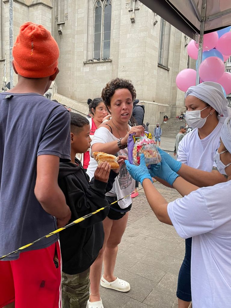 Festa de Cosme e Damião, em plena Praça da Sé