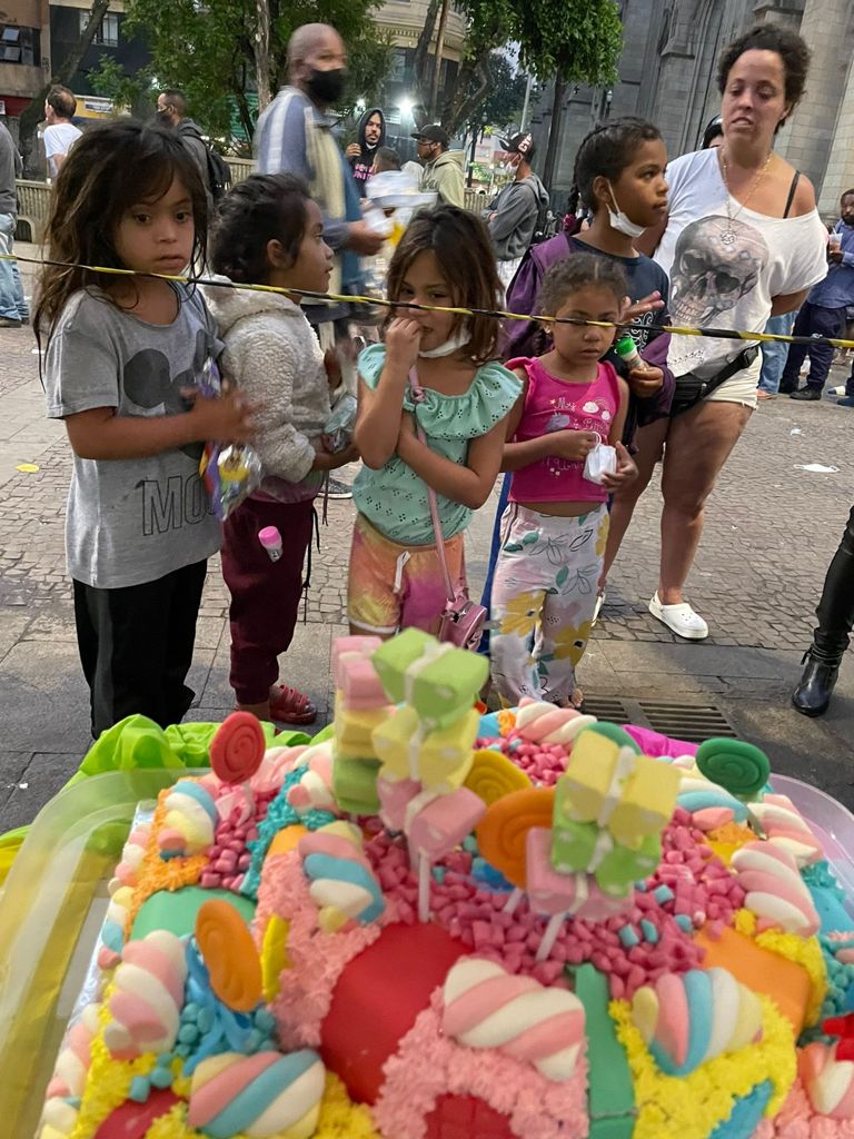 Festa de Cosme e Damião, em plena Praça da Sé