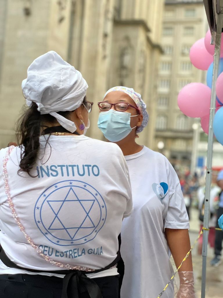 Festa de Cosme e Damião, em plena Praça da Sé