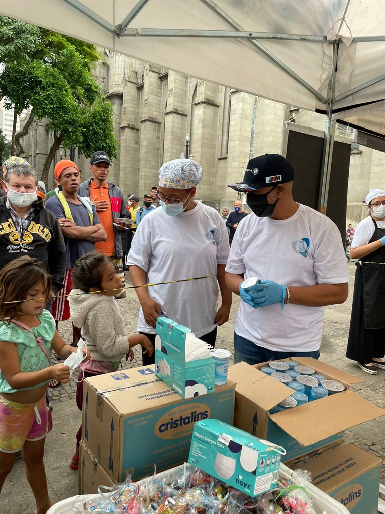 Festa de Cosme e Damião, em plena Praça da Sé