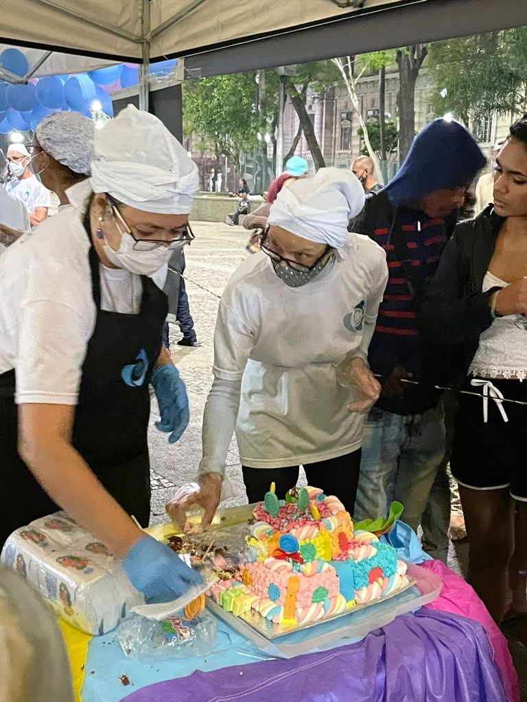 Festa de Cosme e Damião, em plena Praça da Sé