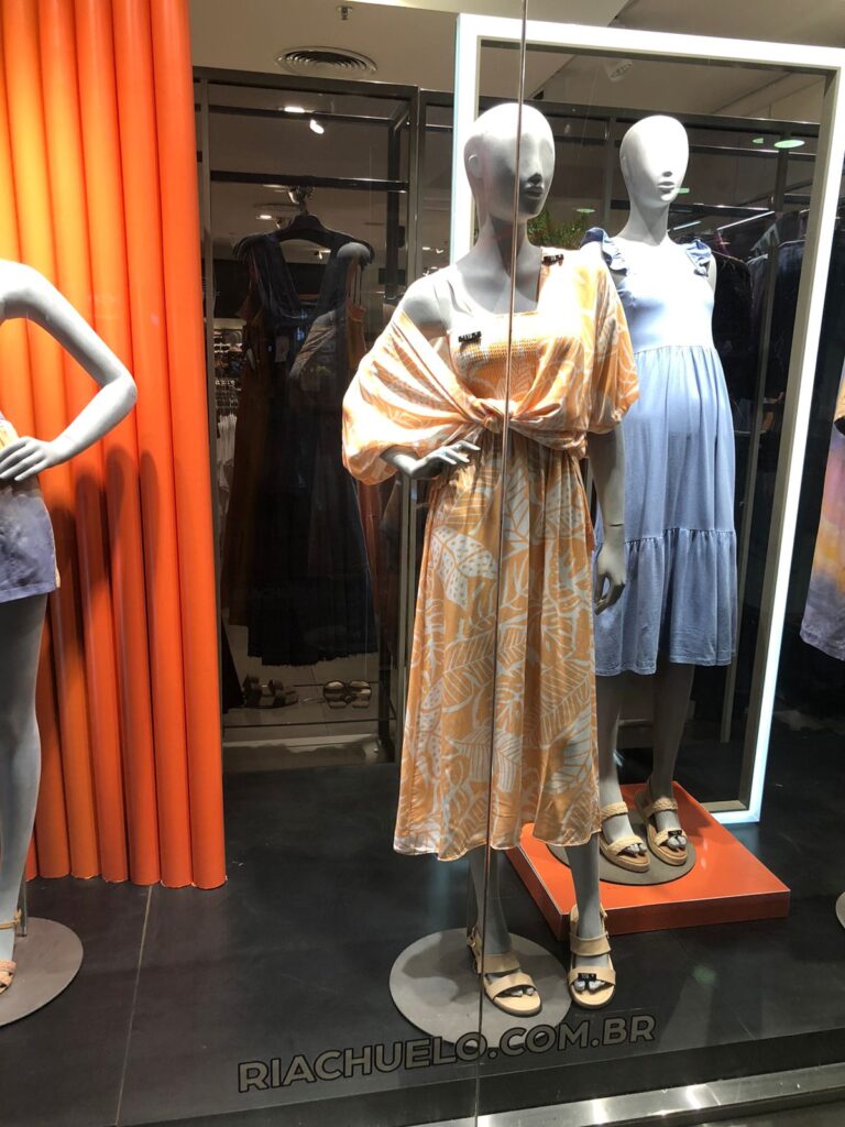 Cores e formas da moda Primavera/Verão chegam às vitrines do Conjunto Nacional Moda