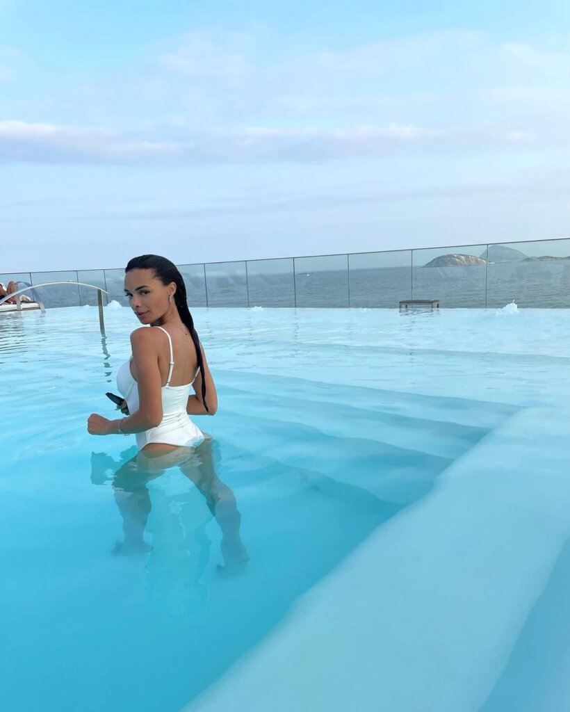 Confira looks para fazer bonito em um hotel luxuoso no Rio de Janeiro Colunismo Social