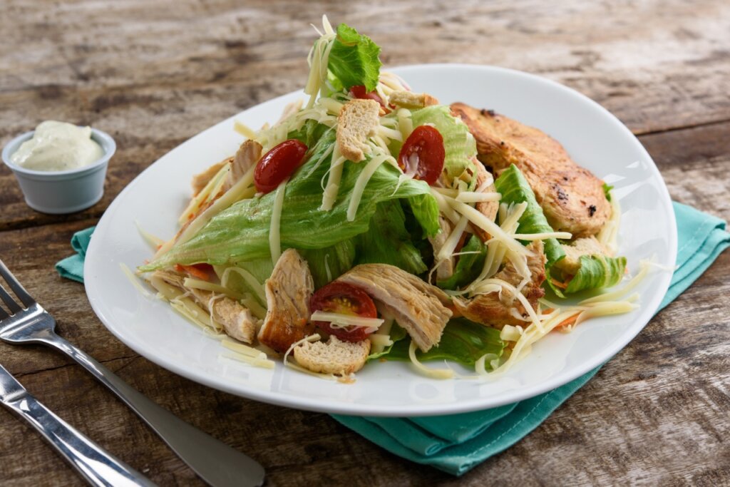 Refeições saudáveis é com a Basili Salada