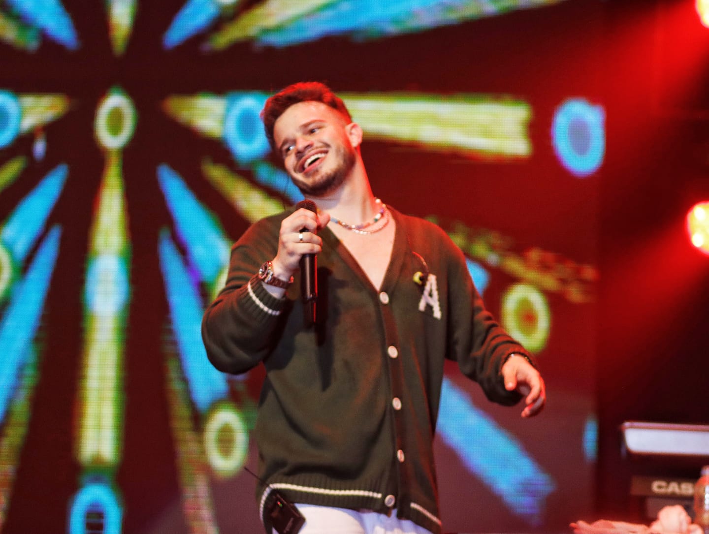 Matheus Fernandes leva público ao delírio em Show no Rio de Janeiro Celebridades