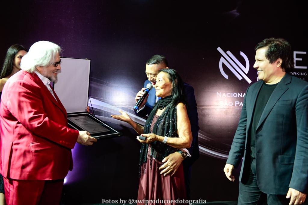 Trabalho da neurospsicóloga catarinense Leninha Wagner é reconhecido com honras no Rio de Janeiro Colunismo Social