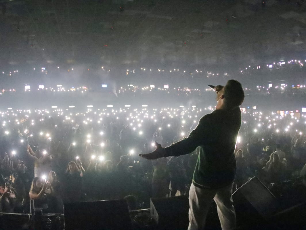 Matheus Fernandes leva público ao delírio em Show no Rio de Janeiro Celebridades