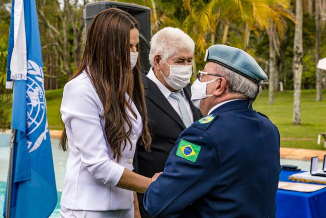 A empresária e apresentadora de TV Eliana Lopes recebe condecoração da ONU Celebridades