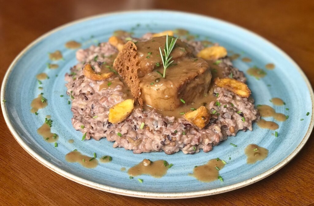 Risoto de abóbora e Lombinho confitado ao molho de pimenta verde estão entre as novidades no executivo do CantucciRisoto de abóbora e Lombinho confitado ao molho de pimenta verde estão entre as novidades no executivo do Cantucci Gastronomia