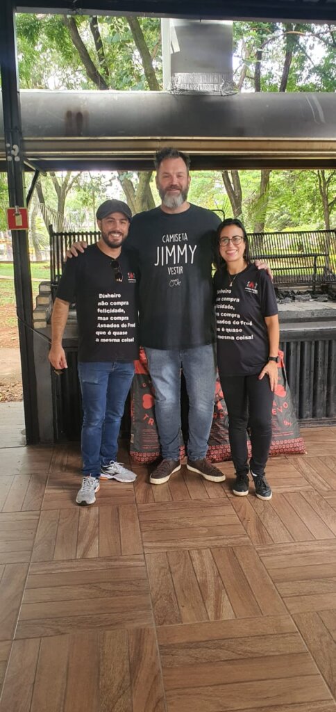 Parrilla para todos: Um dia de churrasco para os moradores de rua da Capital Federal
