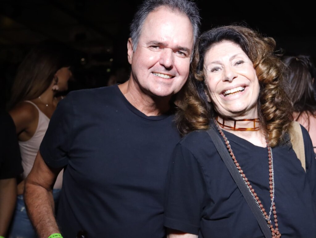 Rafa e Pipo Marques apresentaram a 2ª edição do projeto Axé em Samba, tranformando o Jockey Clube em um grande Carnaval Baiano!! Música