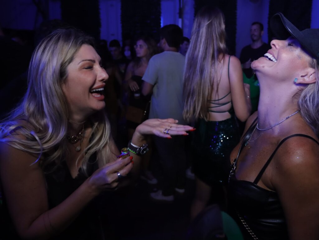 Rafa e Pipo Marques apresentaram a 2ª edição do projeto Axé em Samba, tranformando o Jockey Clube em um grande Carnaval Baiano!! Música