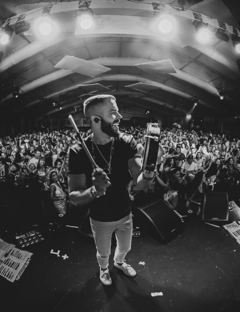 Rafa e Pipo Marques apresentaram a 2ª edição do projeto Axé em Samba, tranformando o Jockey Clube em um grande Carnaval Baiano!! Música