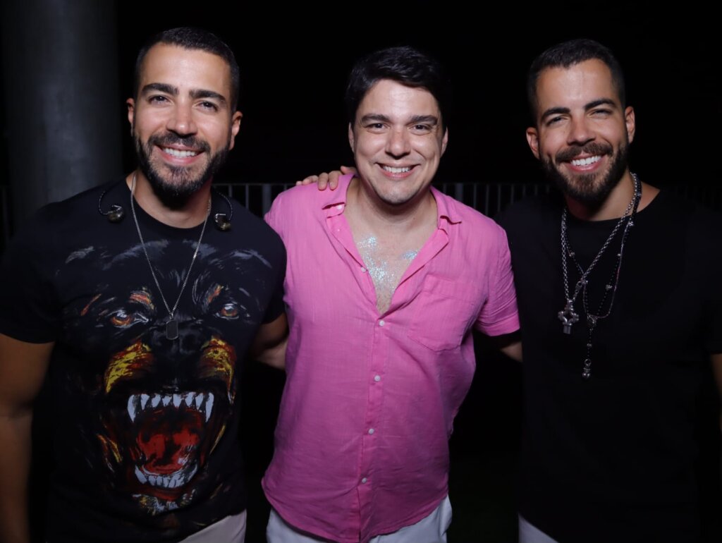 Rafa e Pipo Marques apresentaram a 2ª edição do projeto Axé em Samba, tranformando o Jockey Clube em um grande Carnaval Baiano!! Música