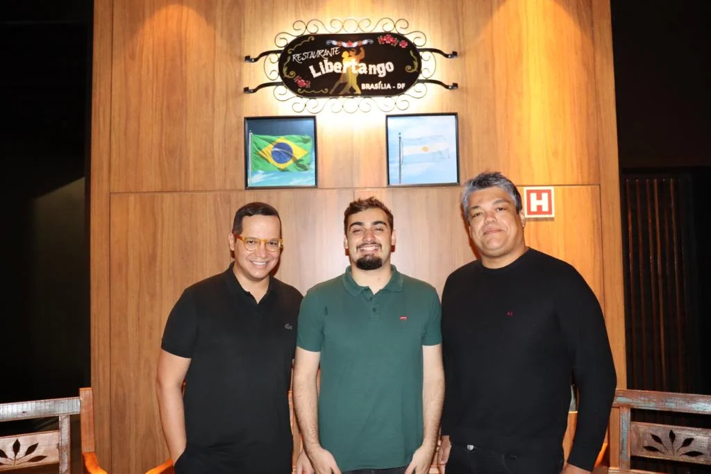 Restaurante badalado de Campos do Jordão-SP, aterrissa em Brasília Colunismo Social
