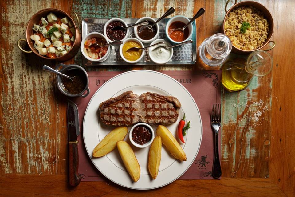 Restaurante badalado de Campos do Jordão-SP, aterrissa em Brasília Colunismo Social