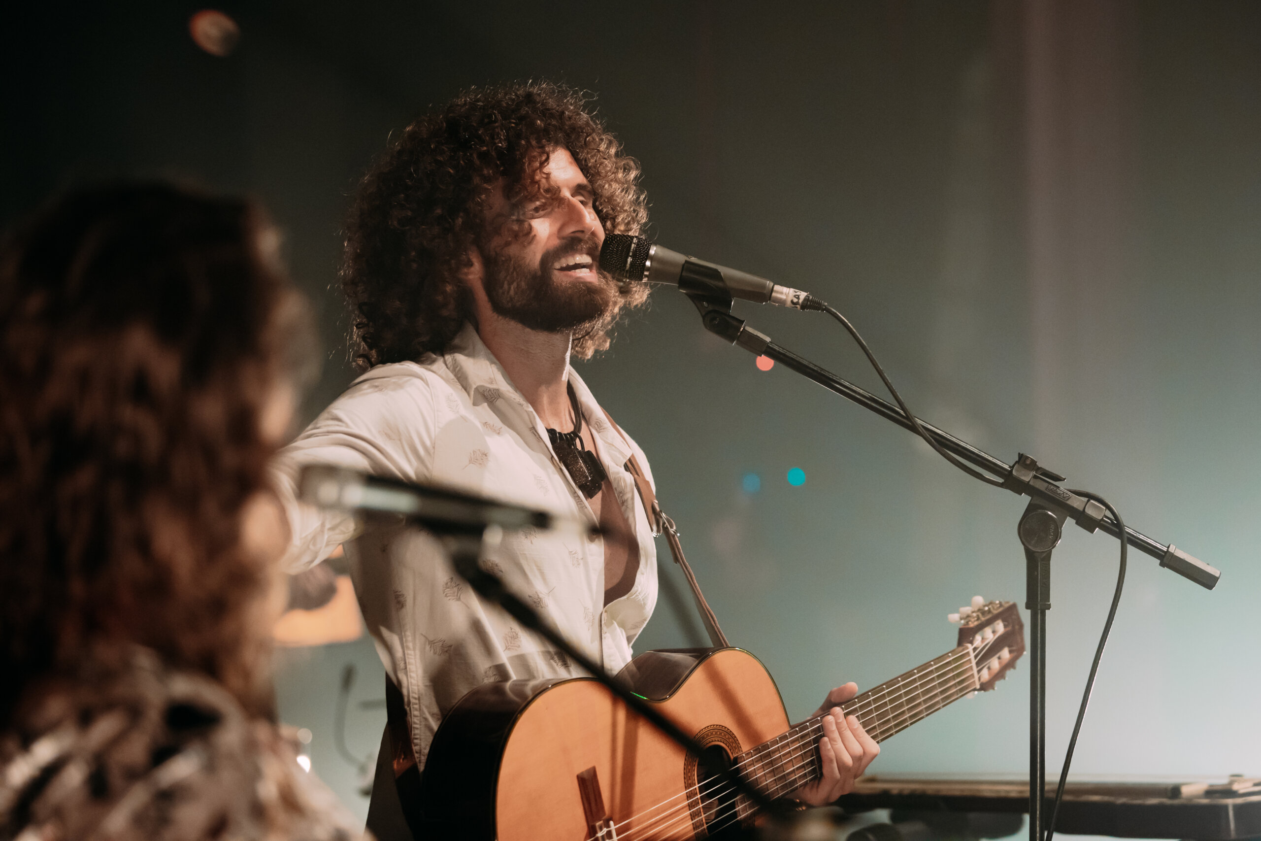 Multi-instrumentista Paulo Lessa lança primeira canção do álbum Lado Alado – Ao Vivo em março