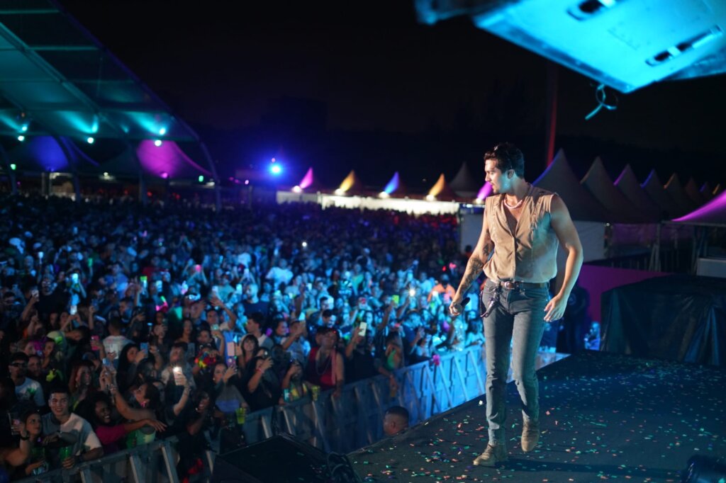 O Rio celebra o Carnaval com a maior festa da capital. CARNAVAL DAS ARTES Carnaval