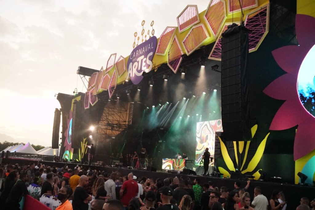 O Rio celebra o Carnaval com a maior festa da capital. CARNAVAL DAS ARTES Carnaval