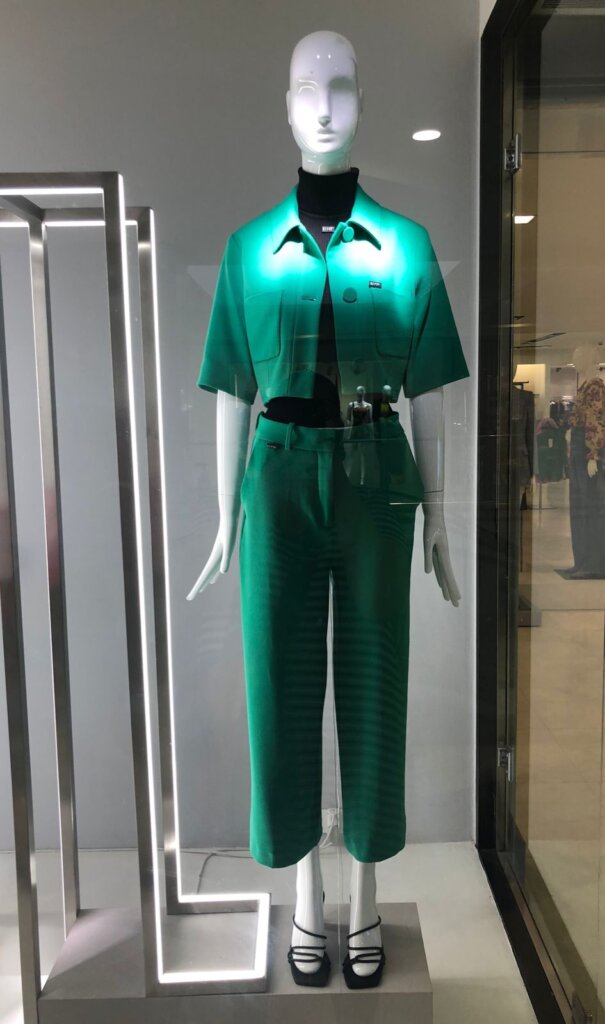 Conforto e cores vibrantes ditam tendência na coleção Outono-Inverno 2022