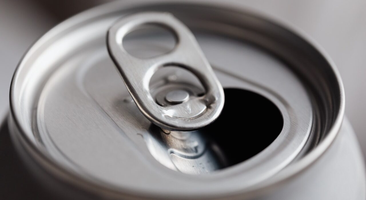 Indústria de latas de alumínio para bebidas cresce pelo quinto ano consecutivo