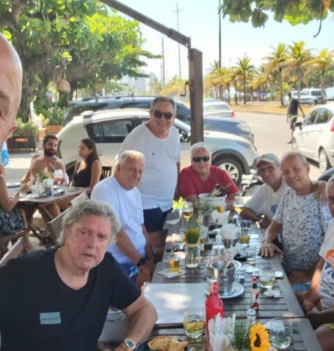 Mais uma comemoração de Mauro Magalhães