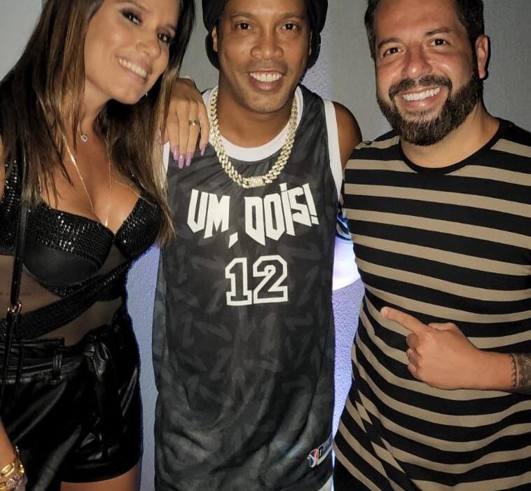 Rafael Cuia lançou mais uma festa de sucesso a label chamada "Xeque Mate" e recebeu o amigo Ronaldinho Gaúcho Colunismo Social