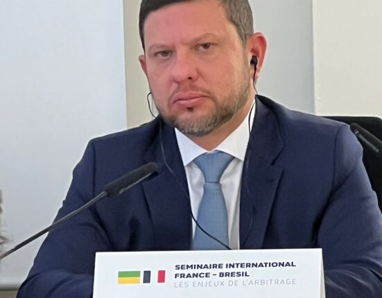 Seminário em Paris reúne autoridades brasileiras Rio de janeiro