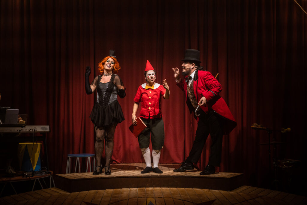 Últimas sessões de PinóQuio no CCBB e oficina de teatro de animação com atriz e ator da Cia. PeQuod Teatro