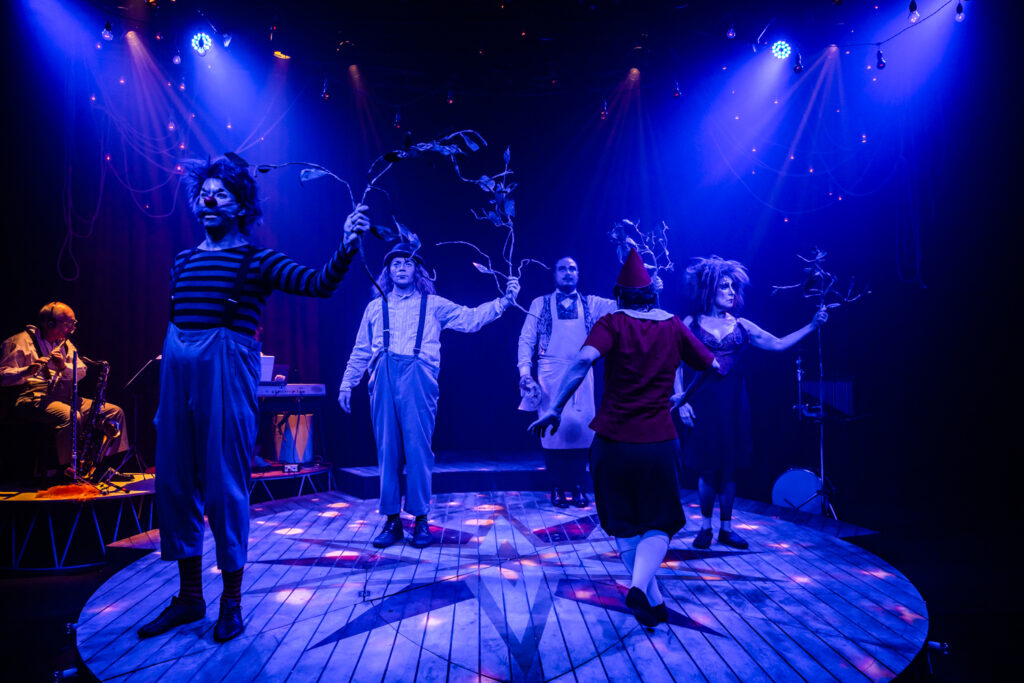 Últimas sessões de PinóQuio no CCBB e oficina de teatro de animação com atriz e ator da Cia. PeQuod Teatro