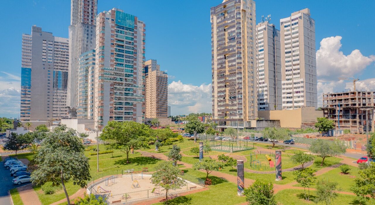 Praça no Jardim Goiás vira refúgio de goianienses para evitar depressão e ansiedade