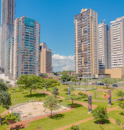 Praça no Jardim Goiás vira refúgio de goianienses para evitar depressão e ansiedade