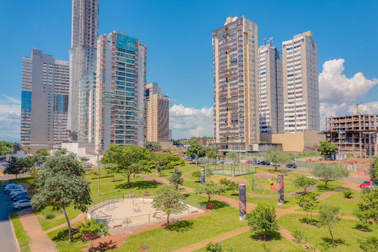 Praça no Jardim Goiás vira refúgio de goianienses para evitar depressão e ansiedade