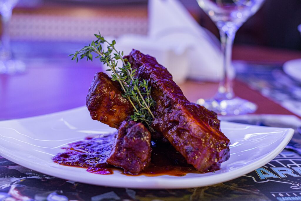 Arena Sports Bar inaugura com cardápio assinado por Dudu Camargo Gastronomia