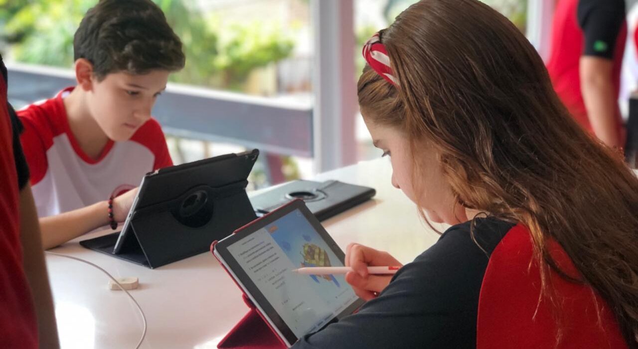 Aplicativos ajudam a estimular o hábito da leitura entre as crianças Educação