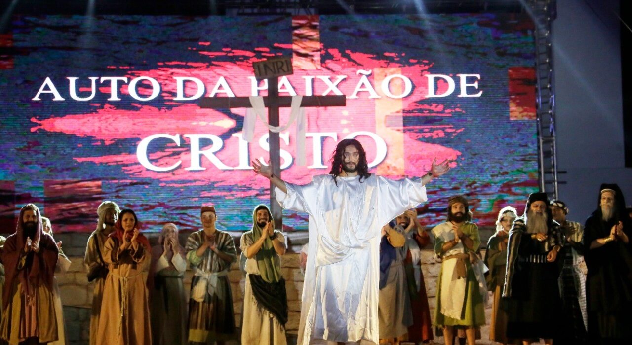 Arcos da Lapa lotado no Auto da Paixão Teatro