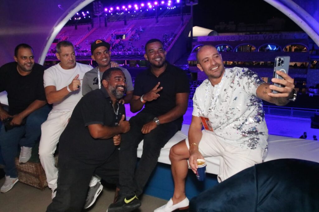 Diogo Nogueira ja esta na Sapucai