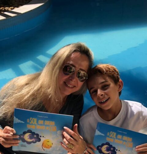 Estudante de 9 anos lança livro no Filipoços