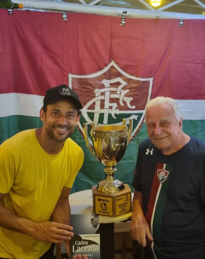 Fluminense comemora vitória em restaurante na Barra