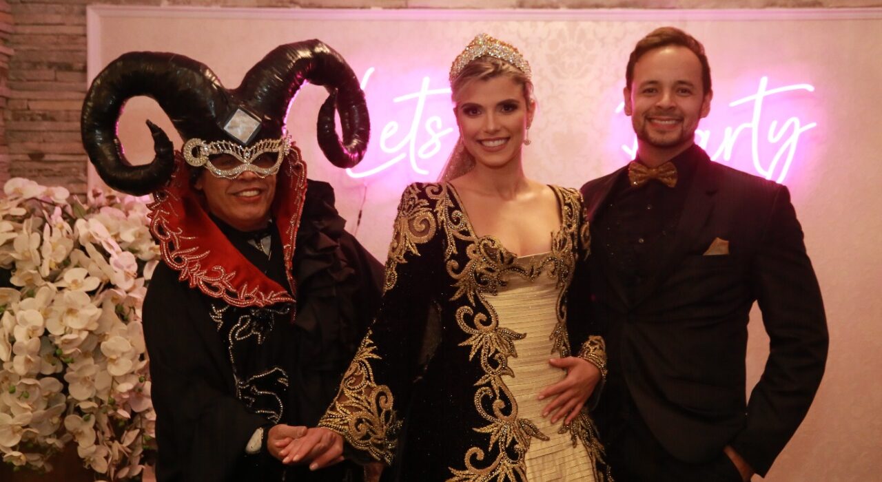 Ex-noiva promove descasamento com vestidos de alta costura de Edson Eddel Moda